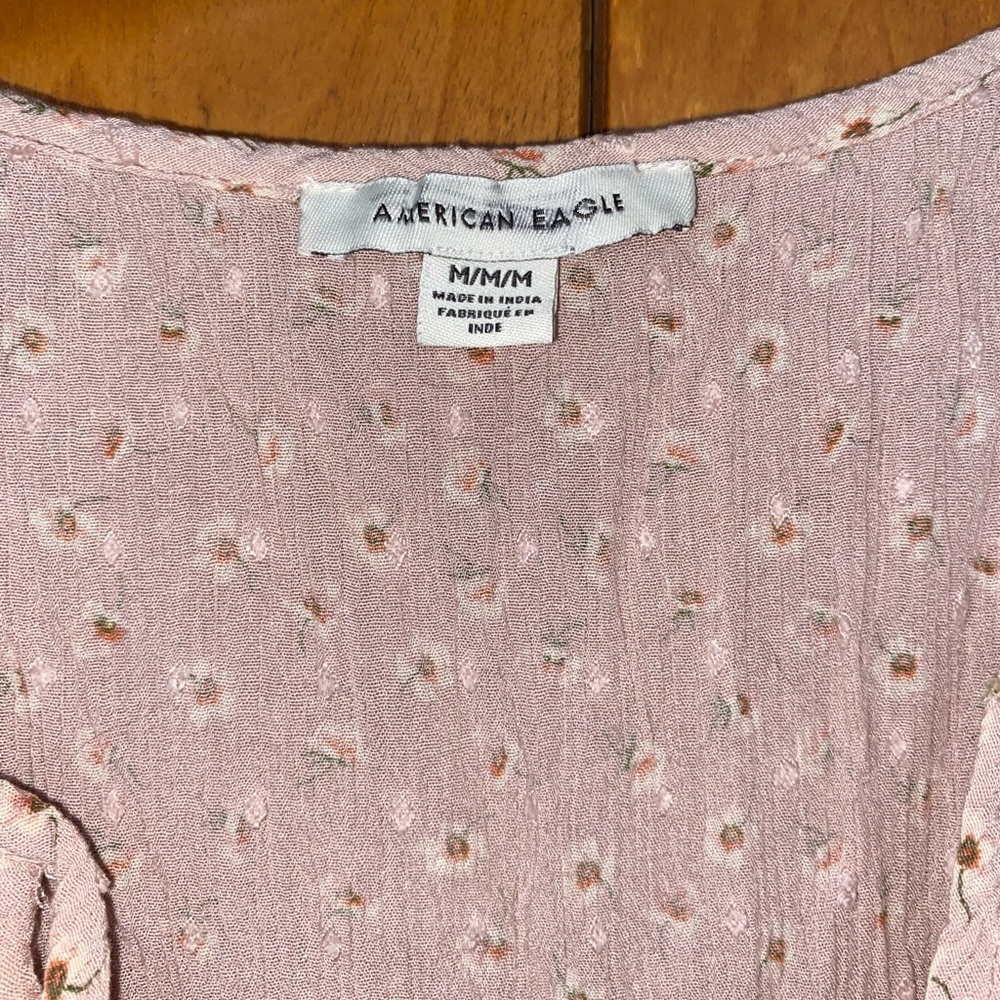 American eagle light pink M top